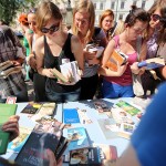 Drugie życie książki, lipiec 2012 - fot. Elżbieta Kolny-Cukier Drugie życie książki, lipiec 2012 - fot. Elżbieta Kolny-Cukier